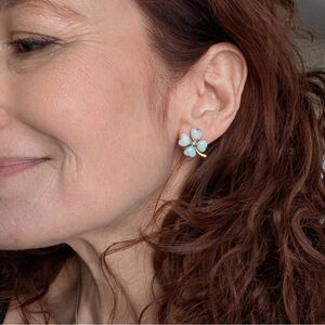 RARE Signed Wedderien Mid-Century Modern 18k Gold Opal 4 Leaf Clover Earrings